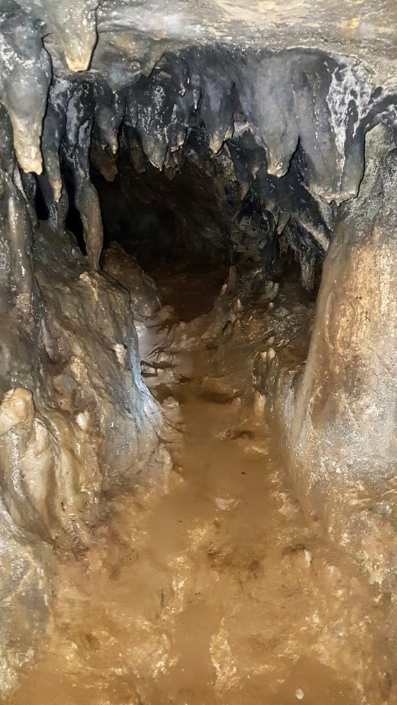 grot en stalagmiet sohoton