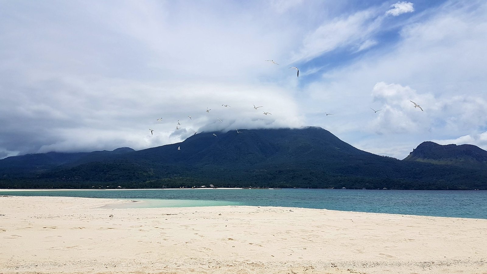 Camiguin - Een ongerepte groene oase van vulkanen en stranden