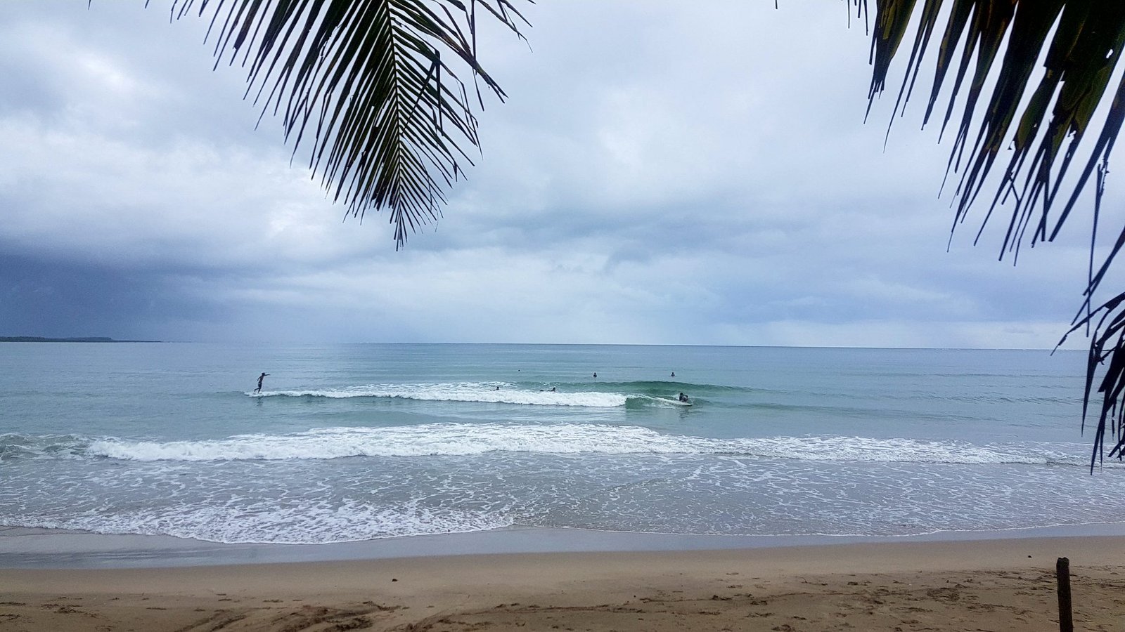 Gubat - Surfen bij Lola Sayong Eco Surfcamp