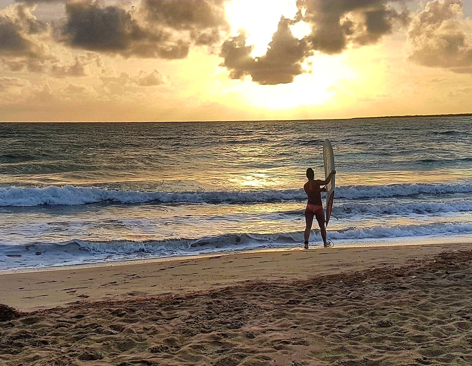 Gubat - Surfen bij Lola Sayong Eco Surfcamp
