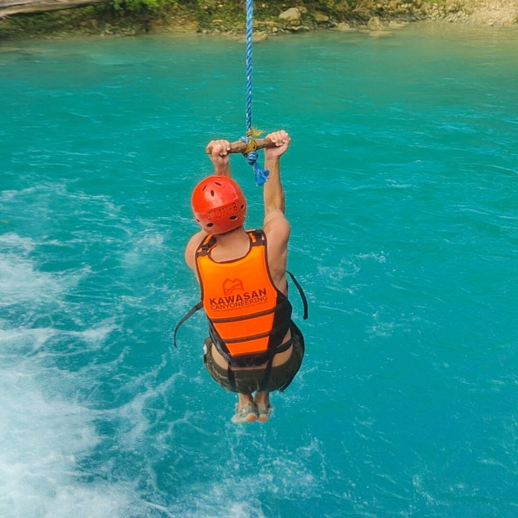 Kawasan Falls swing