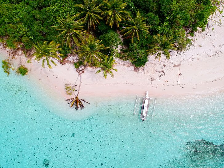 drone shot eiland - strand